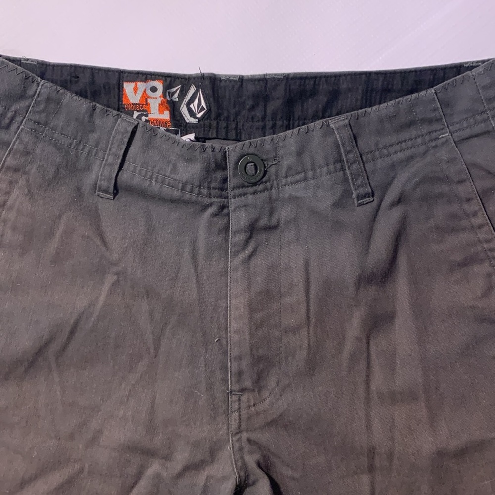 Volcom shorts - Picture 2 of 4